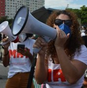 “120 vidas arrancadas em Petrópolis. É urgente uma reforma urbana radical”, diz Carolina Cacau