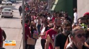 Milhares de pessoas fazem fila para disputar 800 vagas de emprego em Carapicuíba SP