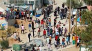 Grécia: protestos em campos de refugiados e ações da extrema direita