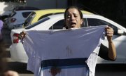Se Bolsonaro ganhar, mais inocentes morrerão', diz mãe de jovem assassinado na Maré
