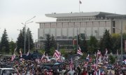 Seguem as marchas na Bielorrússia e sequestram a uma líder opositora