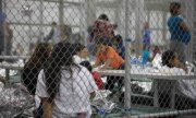 Mulheres imigrantes sofrem esterilizações forçadas em centros de detenção nos EUA