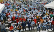 Trabalhadores da FORD em Camaçari-BA fazem manifestação na cidade contra o fechamento