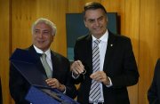 Eleito como "Nova Política", Bolsonaro gastou mais em "Toma-lá-da-cá" do que Temer