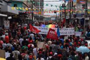 Trabalhadores paralisam e junto com estudantes: pela força da mobilização comércios fecham e piquetes permitem trabalhadores de telemarketing na greve