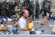 Milhares de refugiados entram na Croácia após brutal repressão na Hungria