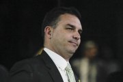 Divulgação de investigações sobre Flávio Bolsonaro são censuradas pela Justiça do RJ