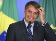 ABSURDO: Bolsonaro declara assinar decretos sem sequer ler o que está escrito