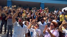 Professores Municipais de São Gonçalo iniciam greve contra parcelamento de salários