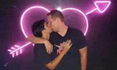 Por um beijo, casal sofre homofobia e é agredido por motorista de aplicativo e por PM