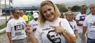 Ex-mulher de Bolsonaro pagou apenas 35% do valor estimado em imóvel