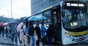 Reis do ônibus bloqueiam Bilhete Único Universitário em fim de semana depois de redução da tarifa no Rio