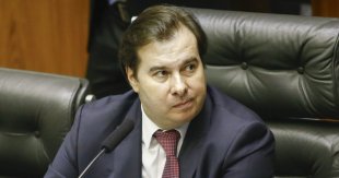 Rodrigo Maia, que cogitava mudança para o PSD após eleições na Câmara, é expulso do DEM