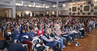 Após derrotar Doria, 1500 representantes de escolas se reúnem para pautar a continuidade da luta
