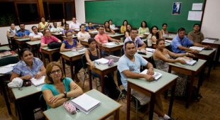 Prefeitura de São Bernardo cancela programa de alfabetização de jovens e adultos