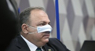 Governo Bolsonaro mantém sigilo de 100 anos em dados do processo contra seu aliado Pazuello