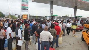 Estragos na economia por causa da alta na gasolina: presente da reforma energética de Peña Nieto