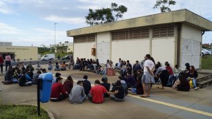Estudantes da Unesp de Franca paralisam as aulas por R.U.e permanência do cursinho