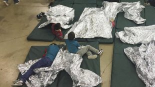 Crianças imigrantes são medicadas a força nos centros de detenção dos EUA