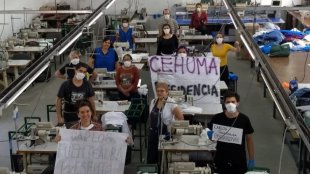 Argentina: Estudantes são voluntários com trabalhadoras têxteis que produzem máscaras