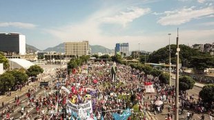Milhares marcham no centro do Rio em ato contra Bolsonaro neste 29M