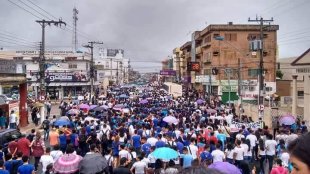 Milhares saem às ruas no Pará contra os ataques à educação!