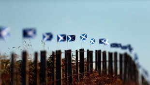 Escócia desafia Theresa May e anuncia novo referendo pela independência