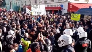 Protestos e repressão na França enquanto a reforma da previdência chega ao Parlamento