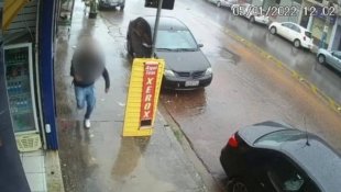 Jovem negro que estava correndo da chuva é acusado de roubo e exposto nas redes