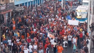 AUTORITÁRIA: Justiça decreta ilegal a greve dos garis do Rio de Janeiro, ajudando Paes