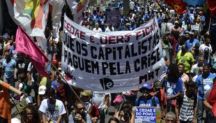 Que o PSOL e os sindicatos convoquem plenárias abertas para massificar a luta pela base