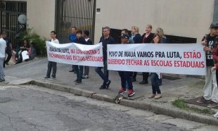 Ato reúne professores, pais e alunos em Mauá, todos contra Alckmin e o fechamento das escolas