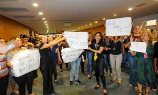 Trabalhadores da saúde protestam: Zema, não será a polícia a cuidar dos impactos do Coronavírus