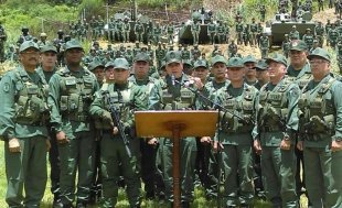Ministro da Defesa da Venezuela ostenta poder militar após assalto à sede de Carabobo