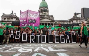 Dom Odilo não nos representa: por toda a PUC-SP pela legalização do aborto no dia 08