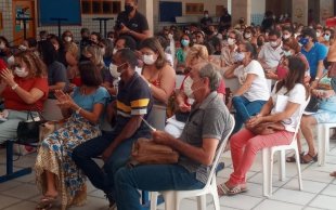 Professores de Natal-RN suspendem forte greve após imporem negociação de reajuste
