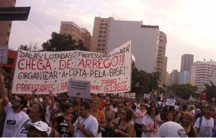 Professores seguem em greve e fazem grande ato na Av.Paulista