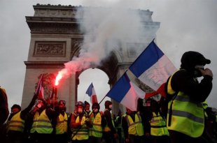 Quem são os "coletes amarelos" que estão assustando ao governo da França