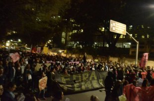 Ato reune milhares contra o golpe em Curitiba