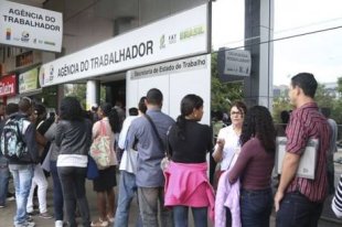Crise e ofertas de emprego precários, fazem brasileiros desistirem de procurar trabalho