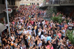 A maior greve da história está parando Florianópolis, é hora unificar com o RJ!