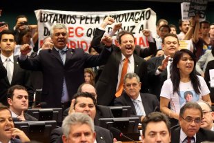 Redução da maioridade: Dilma e PT negociam com PSDB e Cunha o futuro da juventude