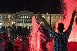 Entrevista sobre o referendo com Manos Skoufoglou, do OKDE-S da Grécia