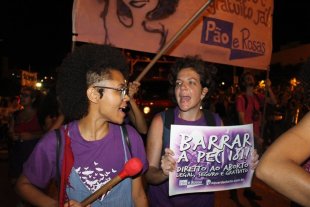Flavia Valle denuncia a violência contra as mulheres em MG e chama todas a se organizarem
