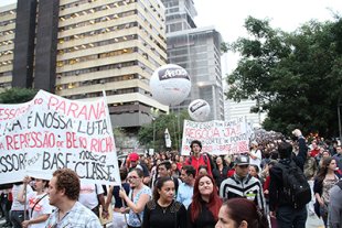 Mais uma vez, Alckmin descumpre a lei atacando professores grevistas 