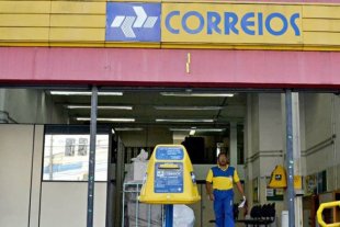 Plano de privatizações de Bolsonaro e Guedes quer destruir os Correios 