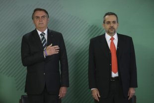 Em meio a caos Bolsonaro e Weintraub mantém Enem