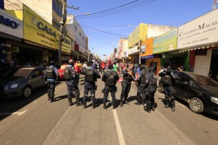 Camilo Santana do PT usa PM para reprimir ato contra Bolsonaro no Ceará