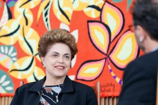 Dilma prepara carta aos Senadores prometendo plebiscito para convocação de novas eleições e reforma política