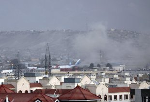 Explosões no aeroporto de Cabul, no Afeganistão, deixam dezenas de mortos e feridos